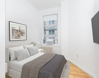 135 William Street - Photo Thumbnail 5