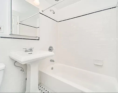 306 East 91st Street - Photo Thumbnail 6