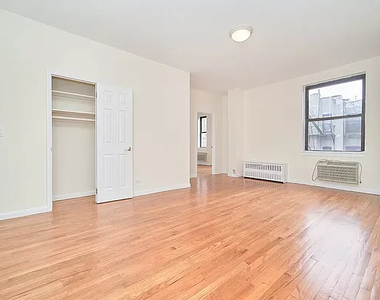 306 East 91st Street - Photo Thumbnail 2