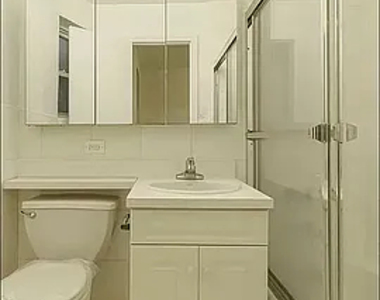 326 East 58th Street - Photo Thumbnail 4