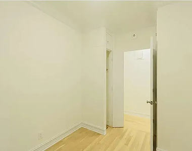 326 East 58th Street - Photo Thumbnail 8