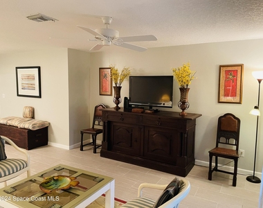 159 Queens Court - Photo Thumbnail 5