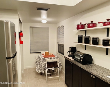 159 Queens Court - Photo Thumbnail 14