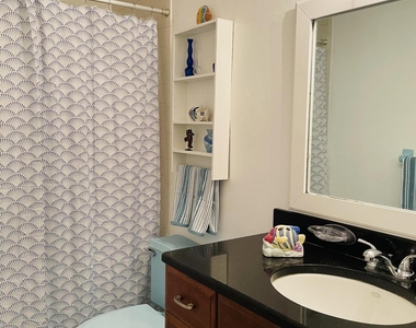 159 Queens Court - Photo Thumbnail 7
