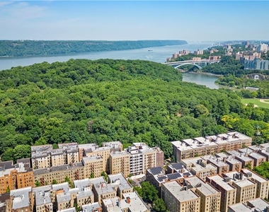 112 Seaman Avenue - Photo Thumbnail 5