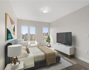 112 Seaman Avenue - Photo Thumbnail 4