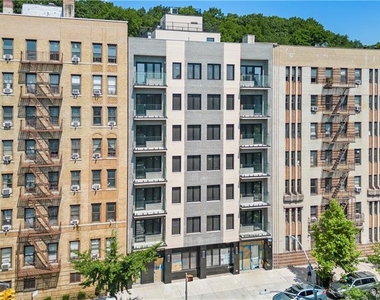 112 Seaman Avenue - Photo Thumbnail 7