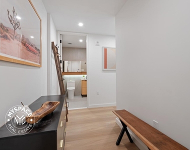 931 Carroll Street - Photo Thumbnail 6