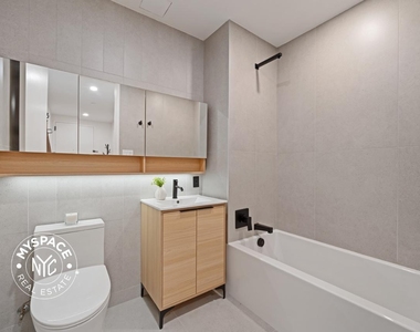 931 Carroll Street - Photo Thumbnail 12