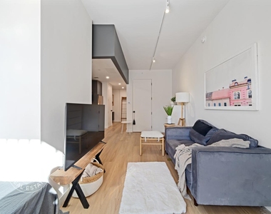 931 Carroll Street - Photo Thumbnail 8