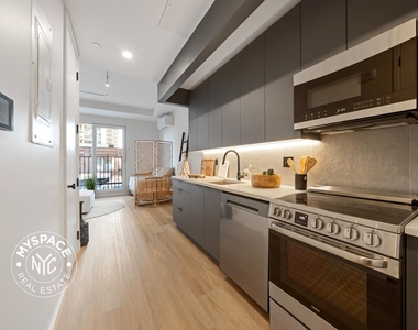 931 Carroll Street - Photo Thumbnail 11