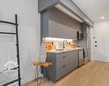 931 Carroll Street - Photo Thumbnail 14