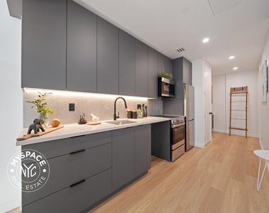 931 Carroll Street - Photo Thumbnail 3