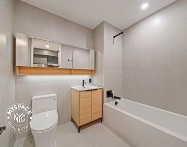 931 Carroll Street - Photo Thumbnail 9