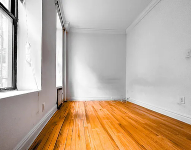 East 58th Street /2nd Ave - Photo Thumbnail 2