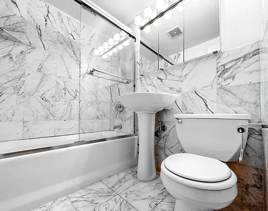 East 58th Street /2nd Ave - Photo Thumbnail 7