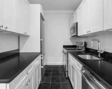 12 East 86th Street - Photo Thumbnail 2