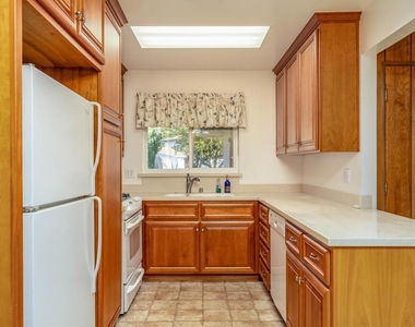 2315 Hoytt Ct - Photo Thumbnail 8