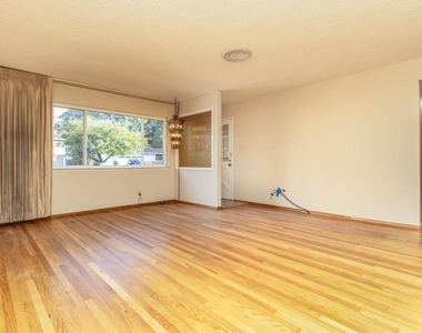 2315 Hoytt Ct - Photo Thumbnail 3