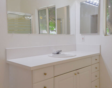 1845 Midvale Avenue - Photo Thumbnail 24