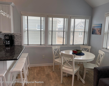 106 W Pompano Way - Photo Thumbnail 18