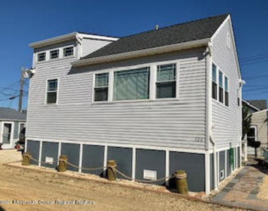 106 W Pompano Way - Photo Thumbnail 2