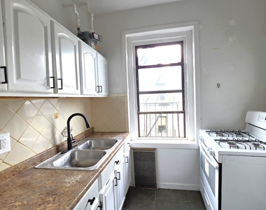 21-77 33rd Street - Photo Thumbnail 2