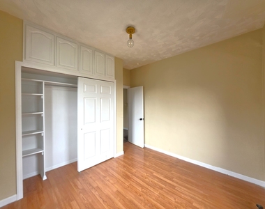 21-77 33rd Street - Photo Thumbnail 9