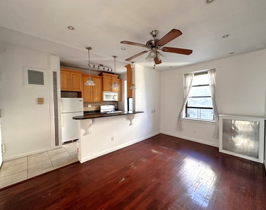 21-15 33rd Street - Photo Thumbnail 2