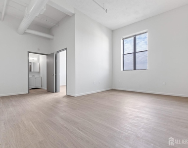 226 New Brunswick Avenue - Photo Thumbnail 9