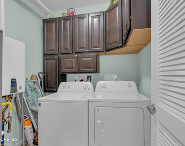 329 Franklin Avenue - Photo Thumbnail 14