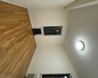 York Avenue - Photo Thumbnail 1