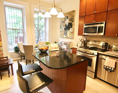 39 West 89th Street - Photo Thumbnail 5