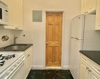 536 East 89th Street - Photo Thumbnail 3