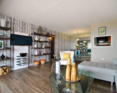 555 Brush Street - Photo Thumbnail 8