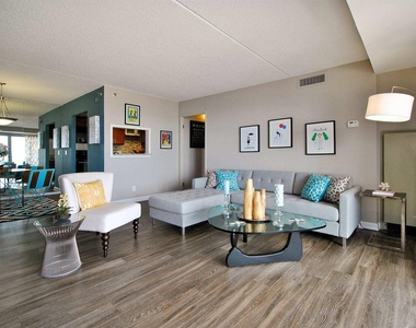 555 Brush Street - Photo Thumbnail 9