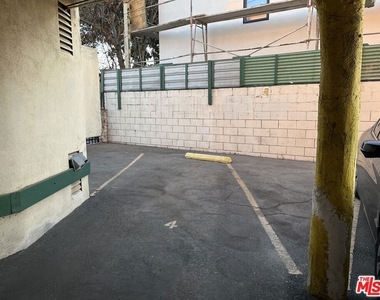 4702 W 17th Street - Photo Thumbnail 8