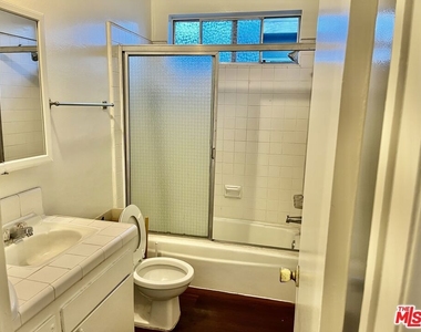 4702 W 17th Street - Photo Thumbnail 7