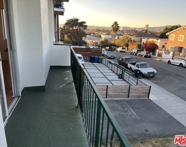 4702 W 17th Street - Photo Thumbnail 1