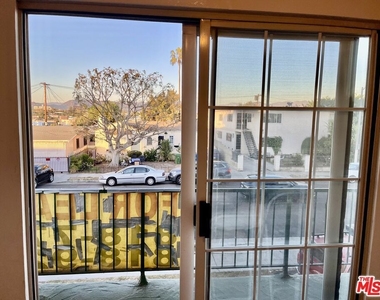 4702 W 17th Street - Photo Thumbnail 2
