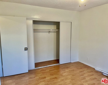 4702 W 17th Street - Photo Thumbnail 10