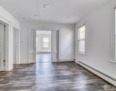 212 Easton Avenue - Photo Thumbnail 9