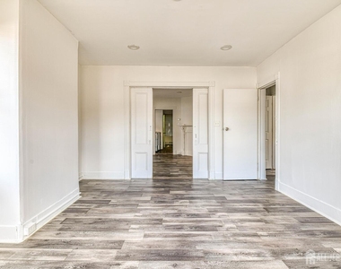 212 Easton Avenue - Photo Thumbnail 6