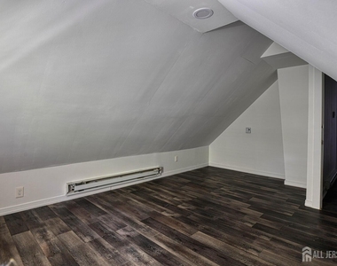 212 Easton Avenue - Photo Thumbnail 20