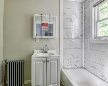 212 Easton Avenue - Photo Thumbnail 16