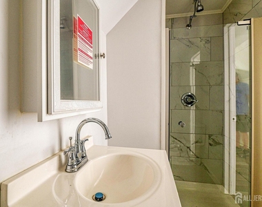 212 Easton Avenue - Photo Thumbnail 21