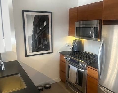 550 West 45th Street - Photo Thumbnail 3
