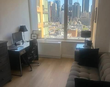 550 West 45th Street - Photo Thumbnail 9