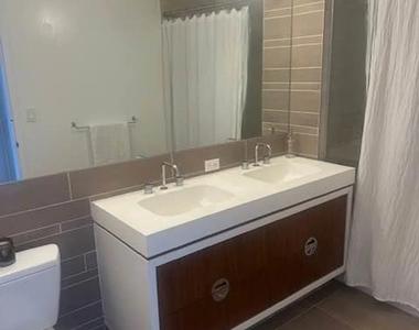 550 West 45th Street - Photo Thumbnail 10