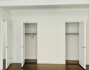W 55th Street - Photo Thumbnail 10